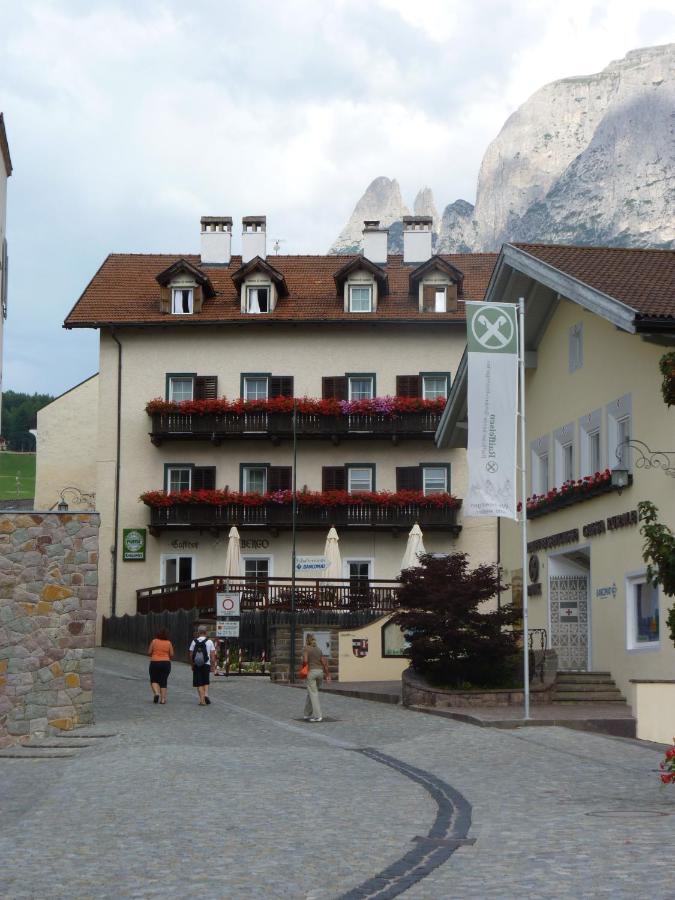 Gasthof Albergo Kreuzwirt Fie allo Sciliar Luaran gambar